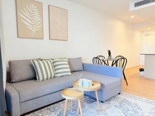 3-Bed City View Apt with Free Parking - Brisbane - 0