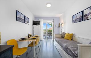 1 Bedroom Awesome Apartment In Pirovac - Pirovac - 8