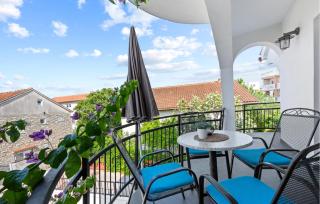 Nice Apartment In Pirovac With Kitchen - 2