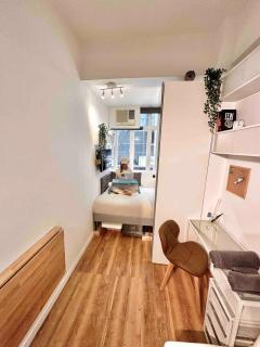 Flat D, private bathroom and kitchen pantry - Hong Kong - 4