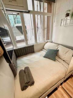 Flat D, private bathroom and kitchen pantry - Hong Kong - 9