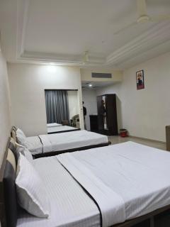 Shri Harichand Hotel - Amrāvati - 0