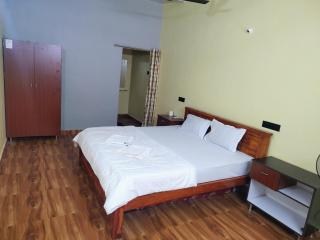 Hasini river side retreat - Hampi - 2
