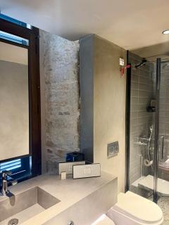 Lecole Hotel - Yenifoca - 2
