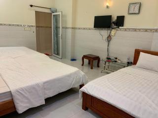Cơ sở 2 - Hà Hùng Panorama Hotel Cho thuê nhà nguyên căn 3 phòng ngủ và bếp cách chợ đêm 600m - 1