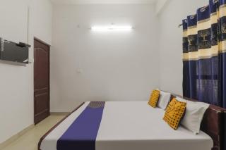 SPOT ON Sahyadri Inn - Bāra Banki - 1
