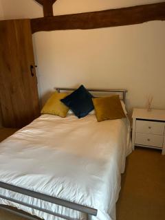 The Dizzy Duck Stable Barn - 9