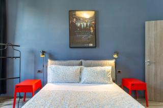 GuestHost - Lights, Camera, Action! - Florence Apt - 8