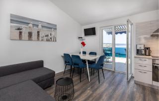 2 Bedroom Nice Apartment In Dramalj - 7