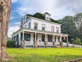 Expansive Victorian close to Saratoga Springs and Lake George - Corinth - 9