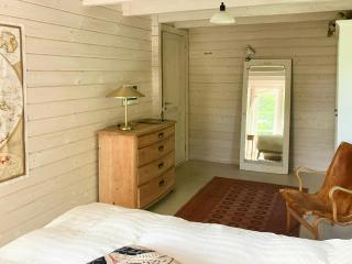 Nature-Rich Summer House With Wild Garden - 3