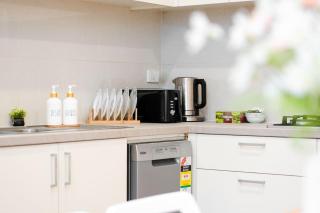 Comfortable 3BR Apt in Heart of Caulfield North - Melbourne - 3
