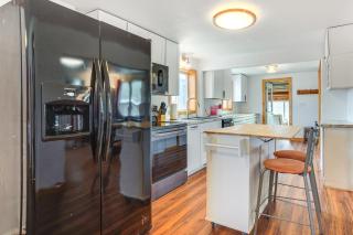 1 Mi to Shore Lake Michigan Retreat with Game Room! - Two Rivers - 7