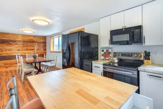 1 Mi to Shore Lake Michigan Retreat with Game Room! - Two Rivers - 6