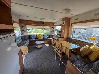 Great 4 Berth Caravan At Withernsea Sands Ref 79003Hg - 1