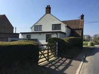 Pilgrims - Traditional flint cottage with open fire - Stanhoe - 3
