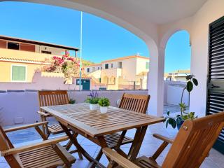 House Aenjoy - Appartamento con veranda a pochi minuti da Cala Liberotto - 1