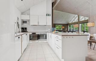 Amazing Home In Glesborg With Sauna - Fjellerup Strand - 6