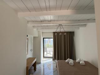 Phoenix Coastal Heaven - Loutro - 4