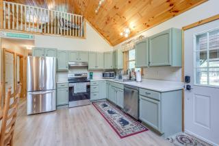 Peaceful Family Cabin on Schroon River! - Warrensburg - 2