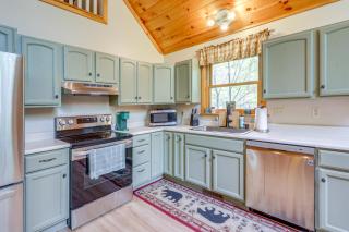 Peaceful Family Cabin on Schroon River! - Warrensburg - 1