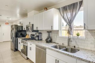1 Mi to Rabobank Arena Home with Gazebo! - Bakersfield - 1