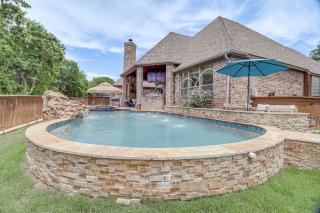 $Million Memories, New Pool and Spa Mansfield Gem! - Mansfield - 0