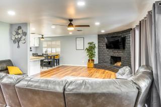 7 Mi to Dtwn Poolside Paradise in Bakersfield! - Bakersfield - 8