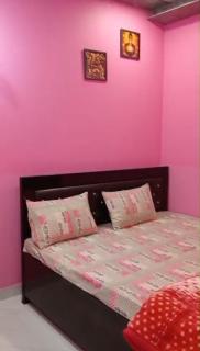 KK Shah Ji Home Stay - 8