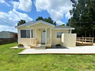 Entire Punta Gorda Home Sleeps 7 Close to US-41 & I-75 - 0