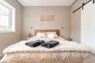 Bohemian vibe 2 bedroom Free Parking Brand New - Montréal - 7