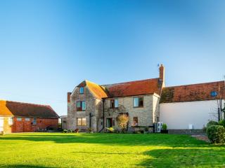4 Bed in Gillingham 80670 - West Stour - 0
