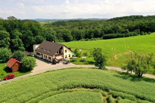 Karavan na samotě u lesa - - 3