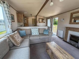 Caravan With A Spacious Decking Area At Sand Le Mere Park, Yorkshire Ref 71062Me - Tunstall - 3