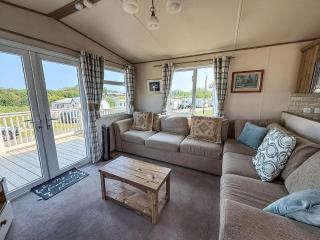 Caravan With A Spacious Decking Area At Sand Le Mere Park, Yorkshire Ref 71062Me - Tunstall - 1