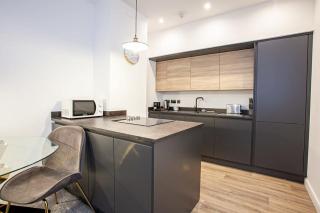 Fabulous 1 Bedroom Apartment in Bolton - Bolton - 9