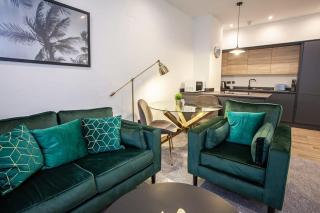 Fabulous 1 Bedroom Apartment in Bolton - Bolton - 3