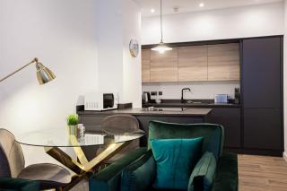 Fabulous 1 Bedroom Apartment in Bolton - 2