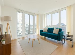 1 Bed Apartment in Bow with Balcony - London - 0