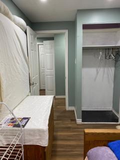 Comfy and Private Small Room - Brampton - 5