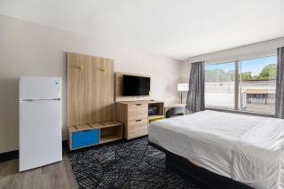 Days Inn & Suites by Wyndham Norton Shores Muskegon - Norton Shores - 6