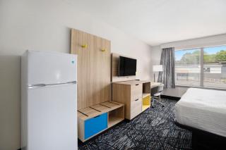 Days Inn & Suites by Wyndham Norton Shores Muskegon - Norton Shores - 5