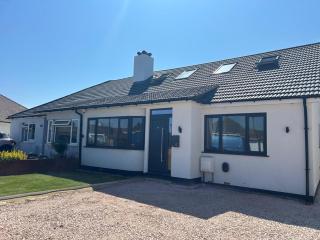 The Crescent Villa Lancing - 9