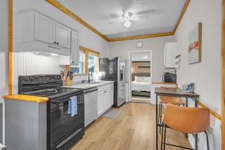 Mod Cottage - Wilmington - 1