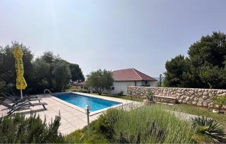 Three-Bedroom Holiday Home In Vinjani Donji - Donji Vinjani - 0