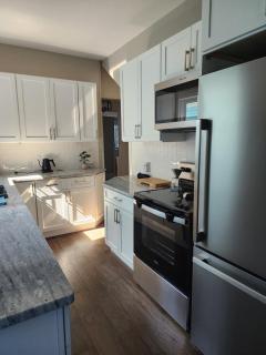 Spacious 4 bedroom Southern Charm! Accommodates 11 guests! - Dayton - 1