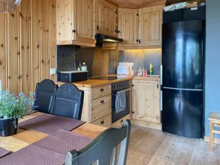 Enjoy Traditional, Norwegian Cabin Coziness - - 8