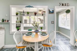 Less Than Half-Mi to Shore Walkable Apt in St Pete Beach! - St Pete Beach - 2