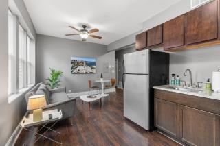 Private Room in Stylish Humboldt Park Retreat - Chicago - 0