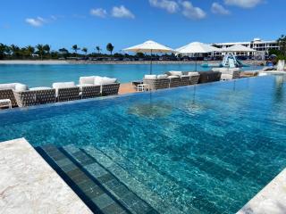 Tropical Apartment King Bed artificial beach and golf course - 9